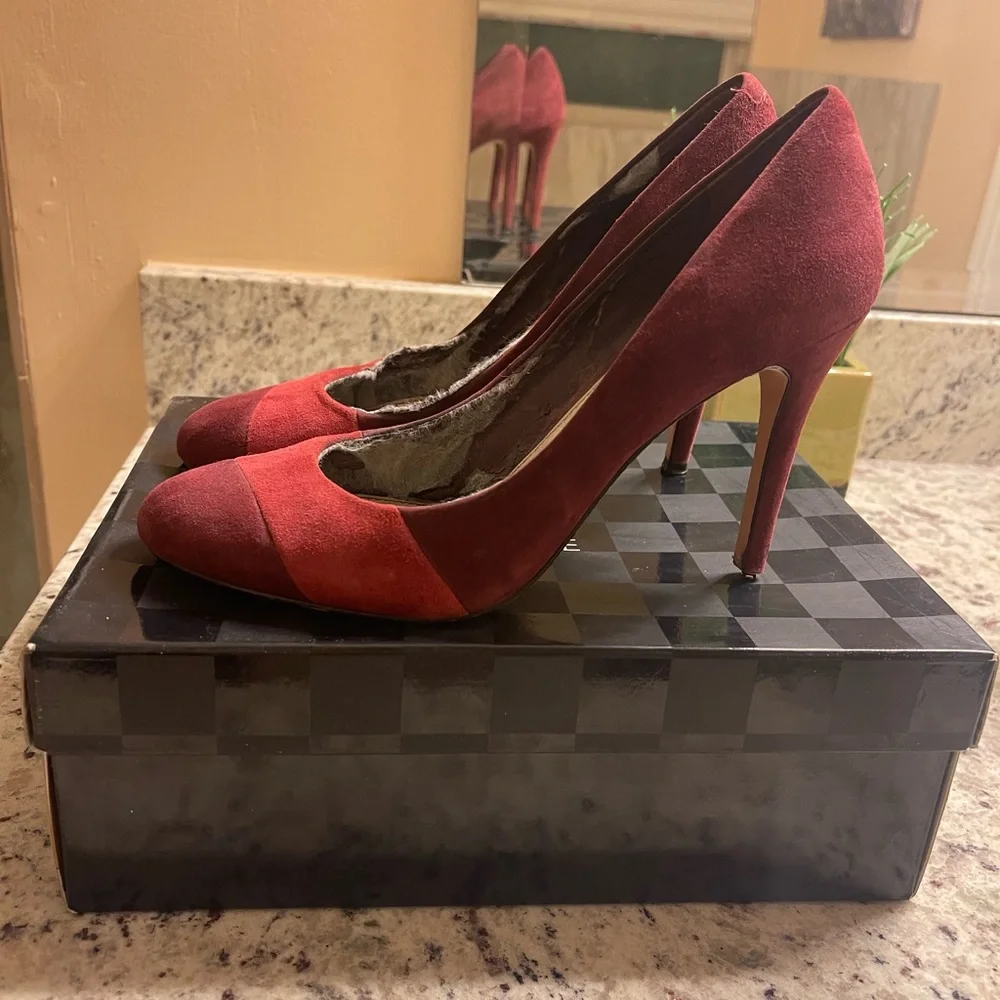 FREE! Saks Fifth Avenue Red Heels - FREE With any purchase! - Picture 4 of 10